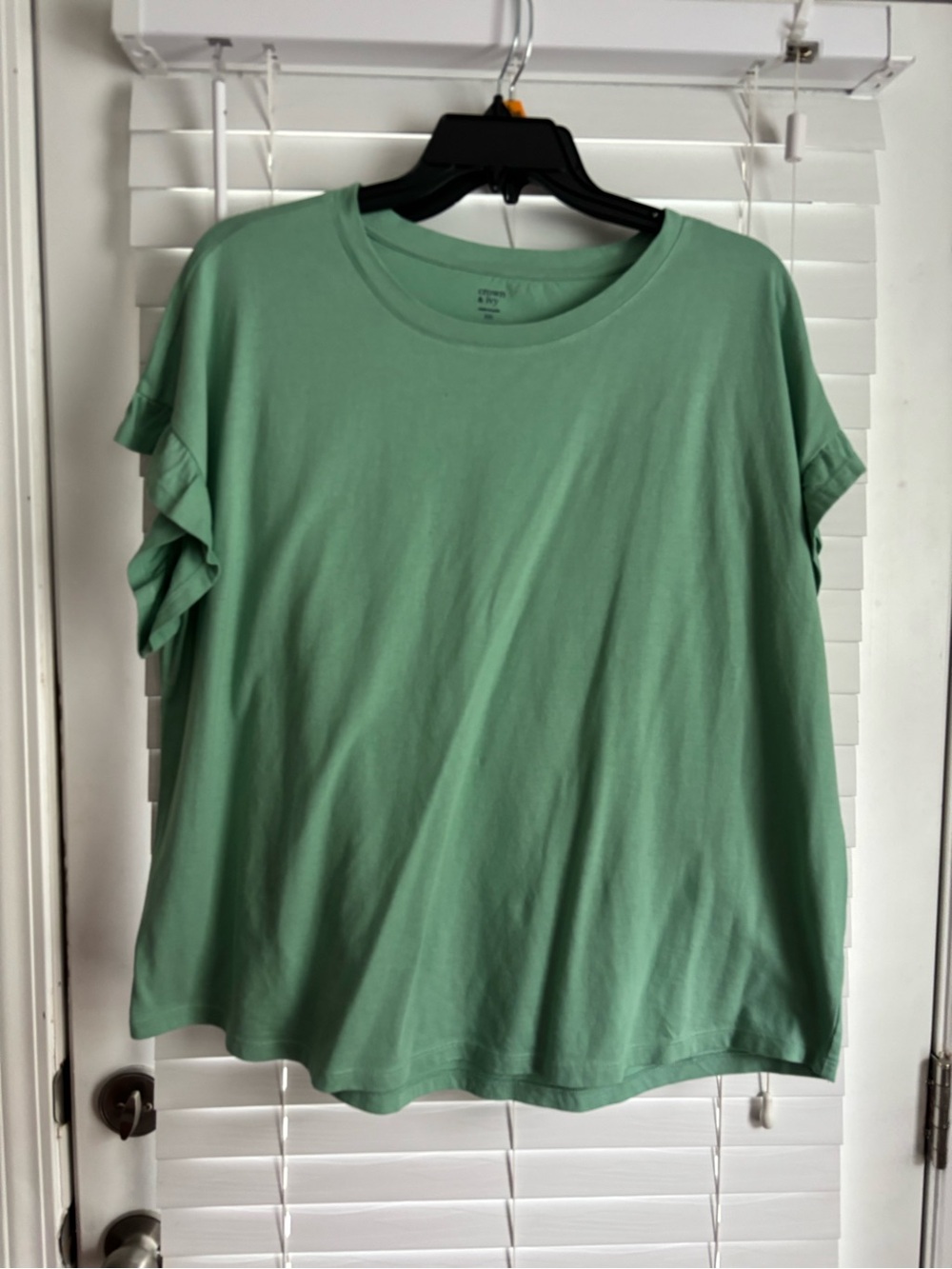 Crown and Ivy Women’s Short Sleeve Ruffle Tee - Green